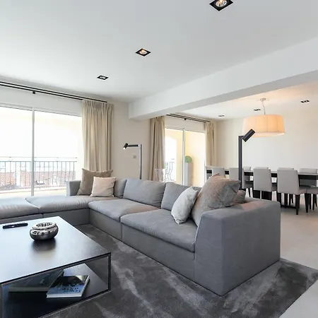 Palais View 公寓 *
